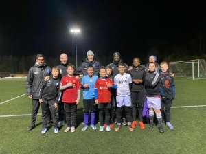 Spillerne på bildet fra venstre: Bohdan Parulek, Gullik Fekjan Thobro, Isack Dale Loen, Henrik Undeland, Filip Dale Loen, Batuhan Alkan Amara Alpha, Emre Mikkelsen og Troy Dale Johannesen. (Trenerne på bildet er Aleksander Loen og Erik Johannesen)