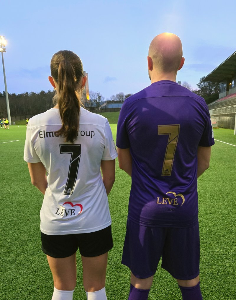 Logoen til LEVE på borte- og hjemmedrakten